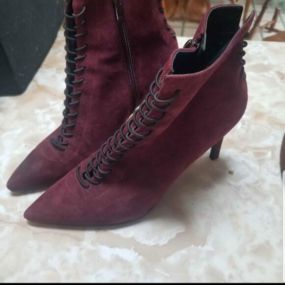 Kylie and kendall Red booties. - Picture 1 of 3